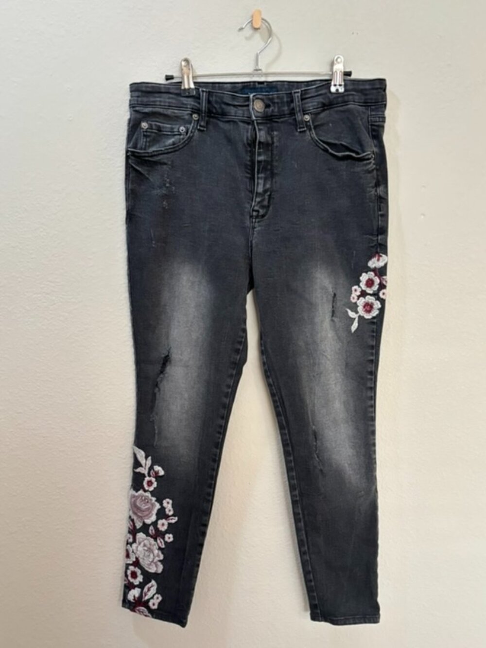 Aeropostale High Waisted Floral Embroidered Gray Jeggings Size 14 Regular